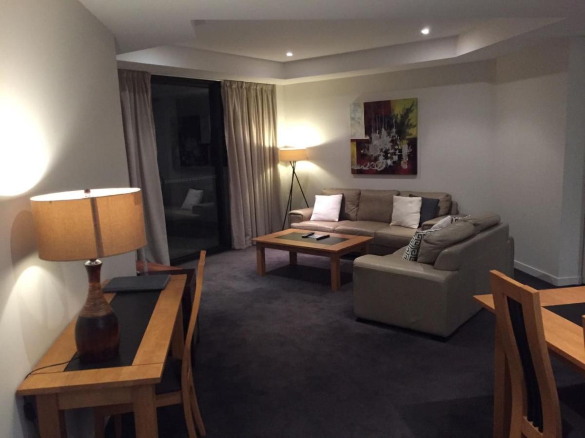 Grand Mercure Allegra Hervey Bay Dış mekan fotoğraf Living room of a two-bedroom apartment