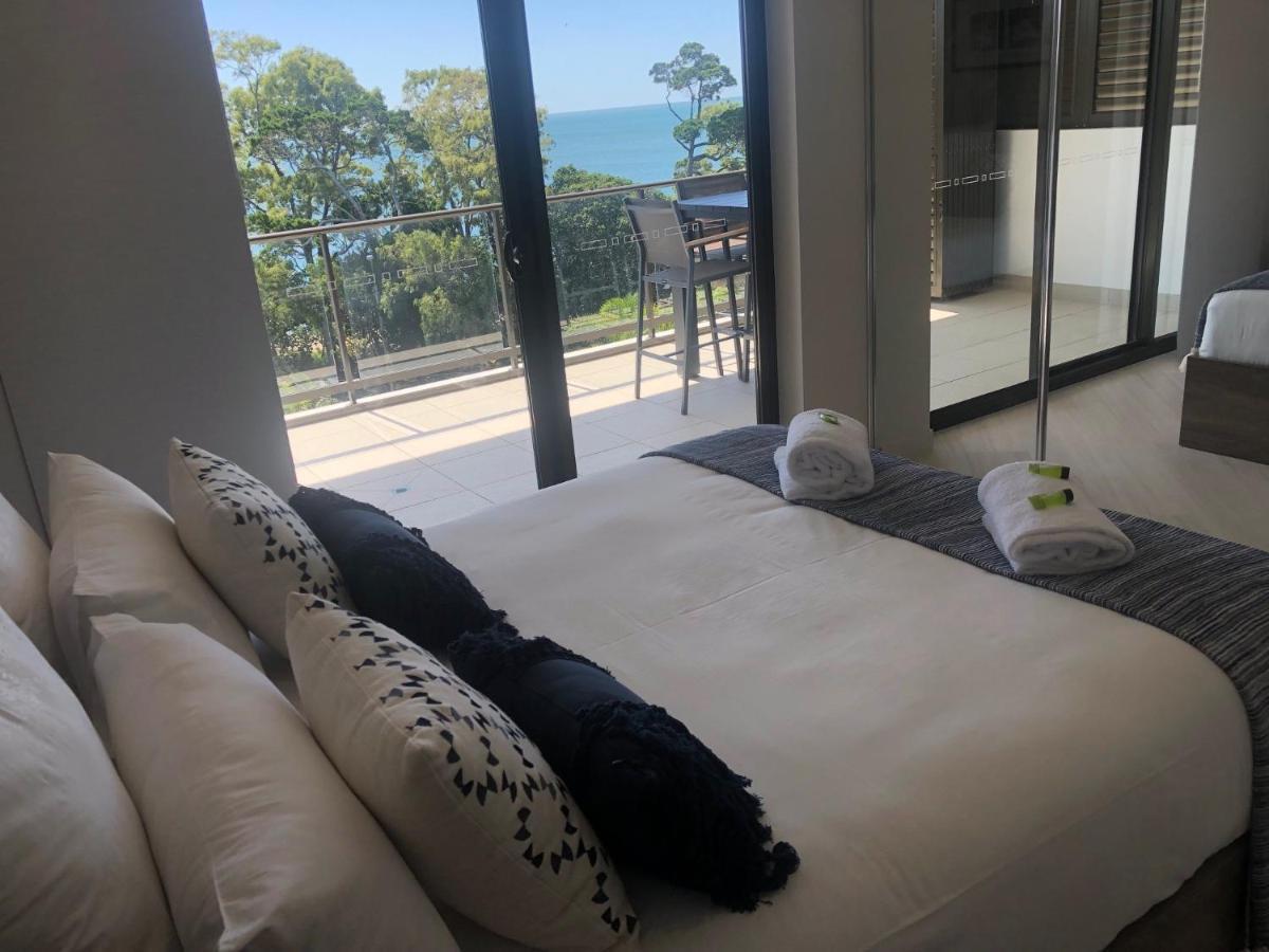 Grand Mercure Allegra Hervey Bay Dış mekan fotoğraf A bedroom at the resort