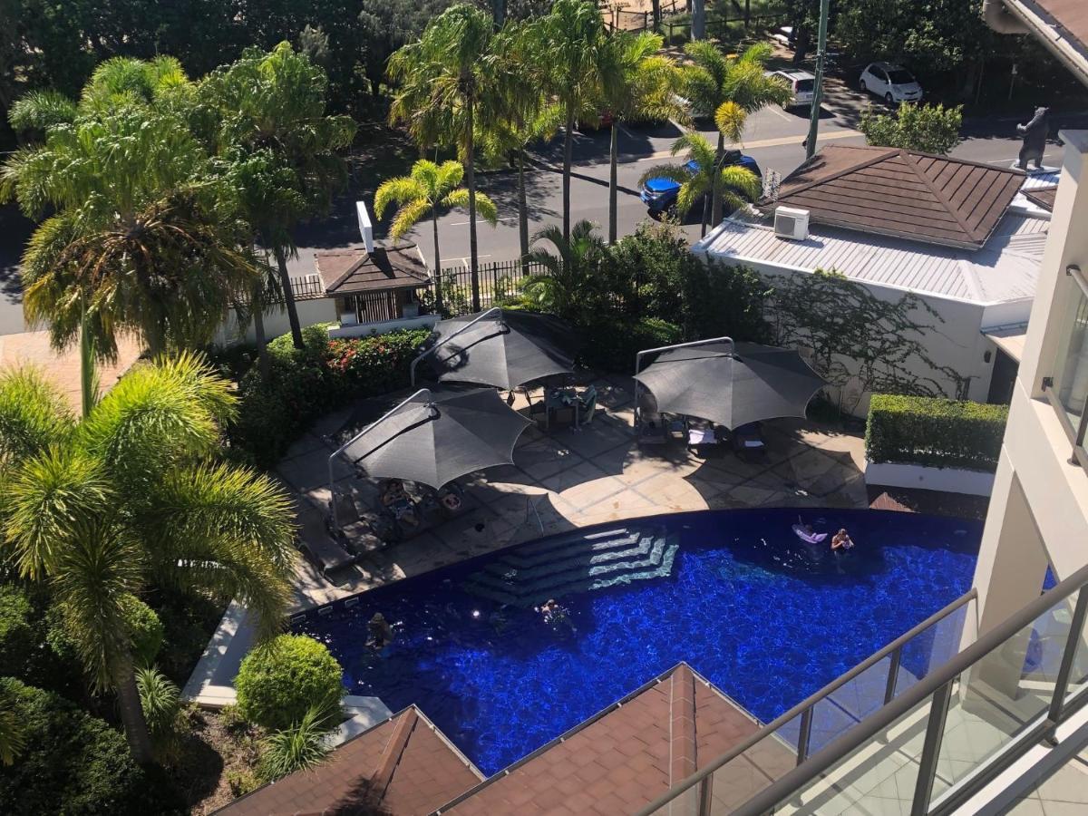 Grand Mercure Allegra Hervey Bay Dış mekan fotoğraf The pool at the hotel