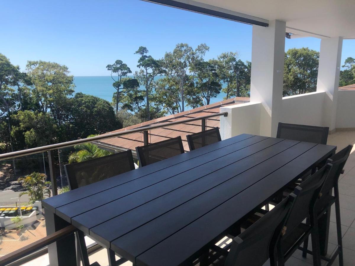 Grand Mercure Allegra Hervey Bay Dış mekan fotoğraf A balcony in a residential apartment