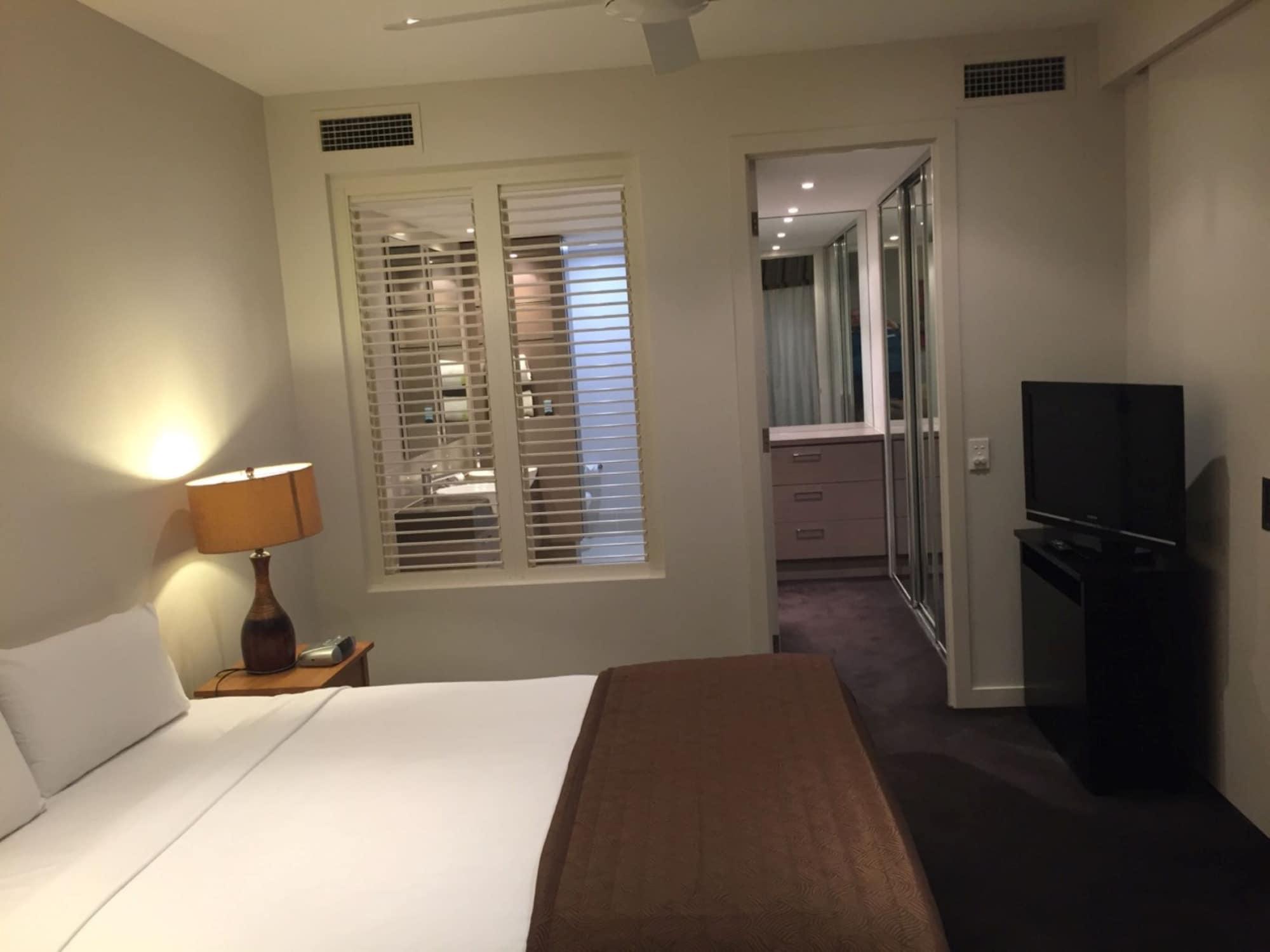 Grand Mercure Allegra Hervey Bay Dış mekan fotoğraf A bedroom at the hotel
