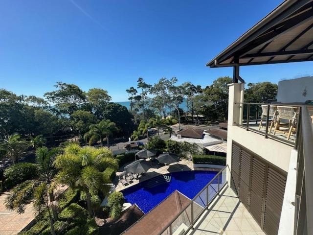 Grand Mercure Allegra Hervey Bay Dış mekan fotoğraf View from the balcony of a two-bedroom apartment at the Mantra on Saltwater Island