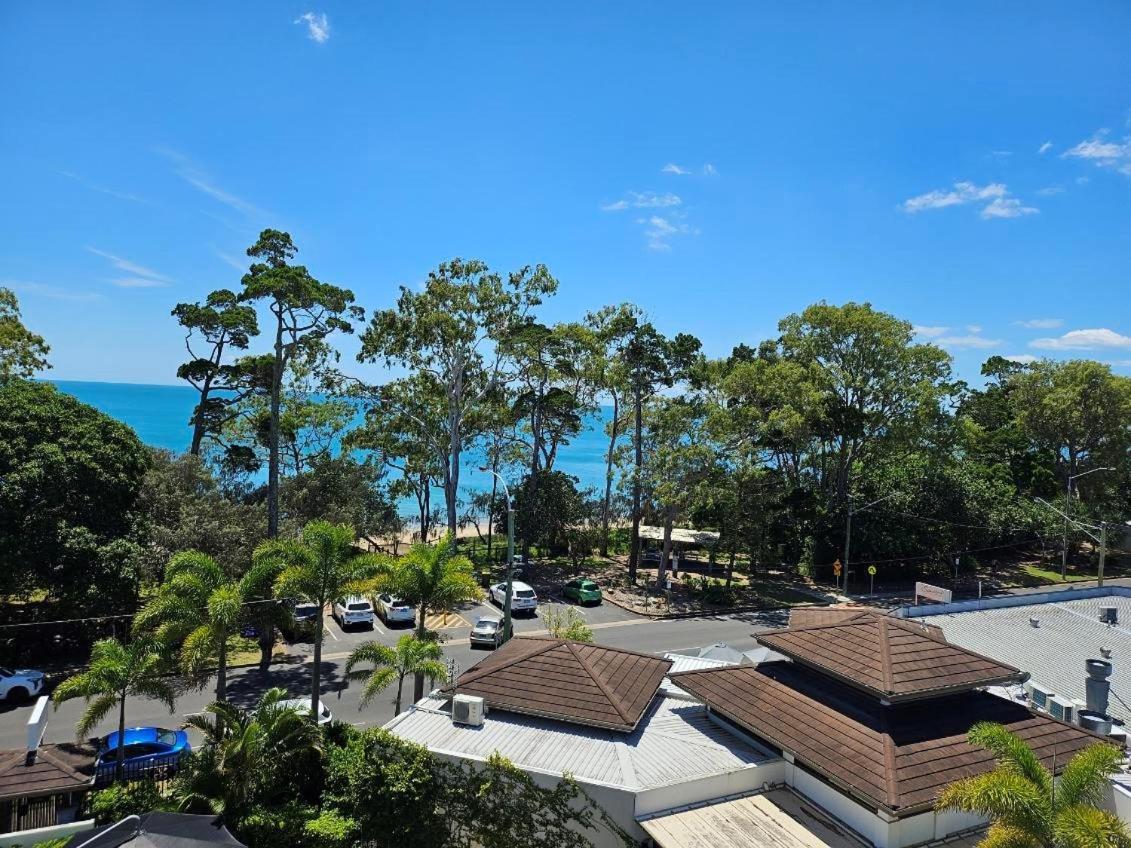 Grand Mercure Allegra Hervey Bay Dış mekan fotoğraf View of the beach from the hotel