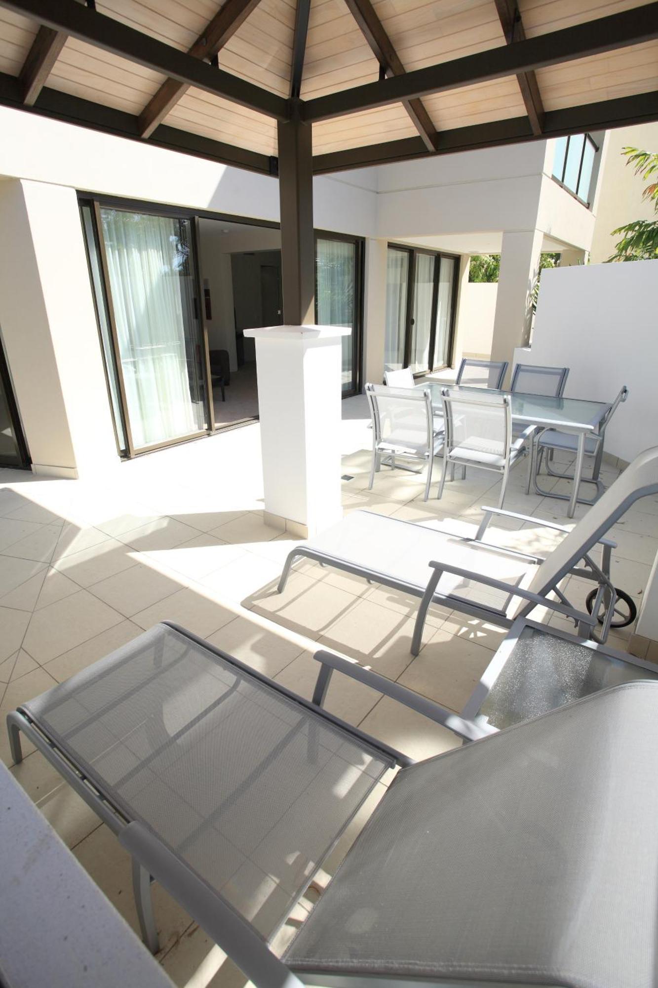Grand Mercure Allegra Hervey Bay Dış mekan fotoğraf A patio