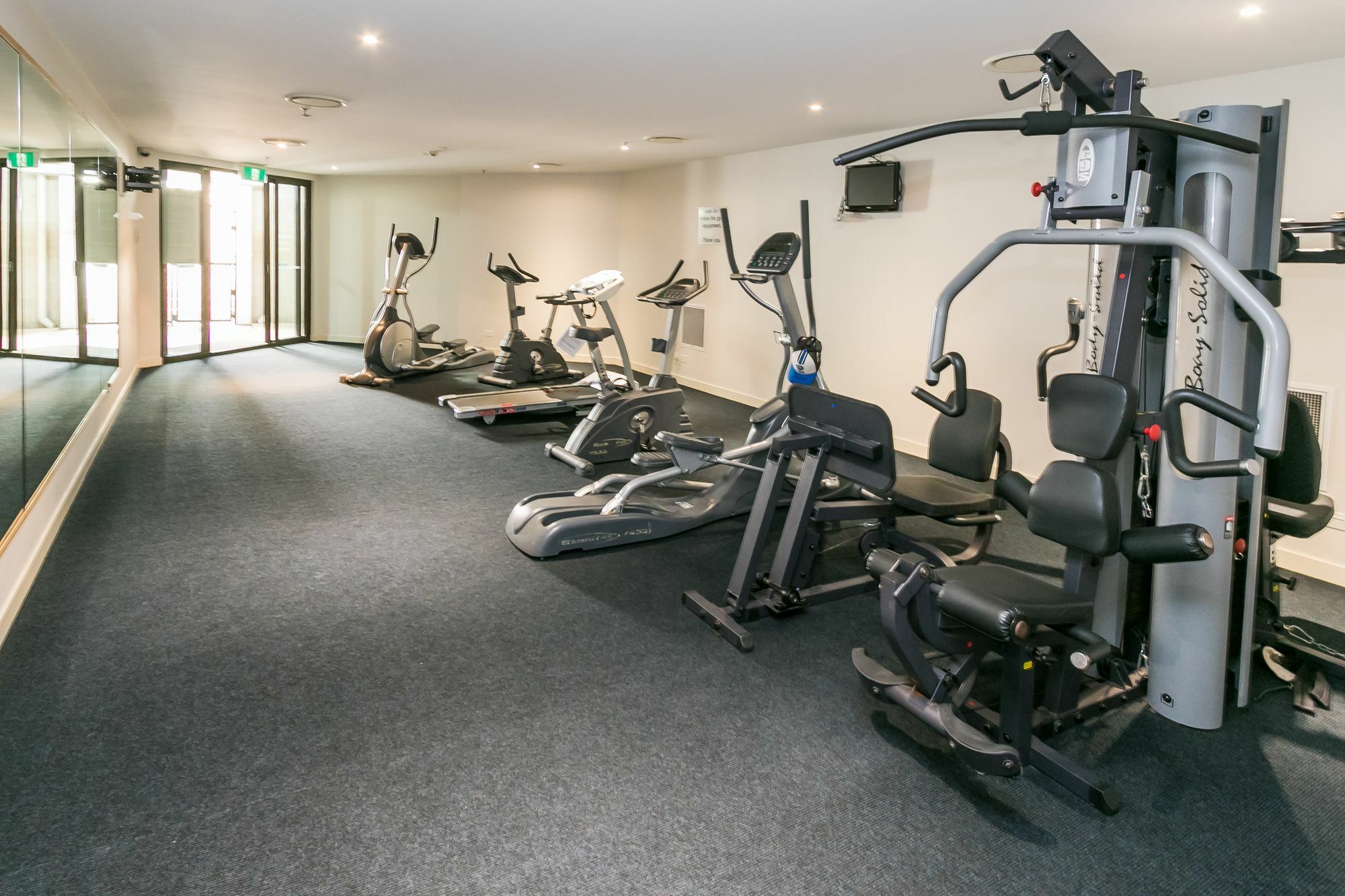 Grand Mercure Allegra Hervey Bay Dış mekan fotoğraf The gym at the hotel